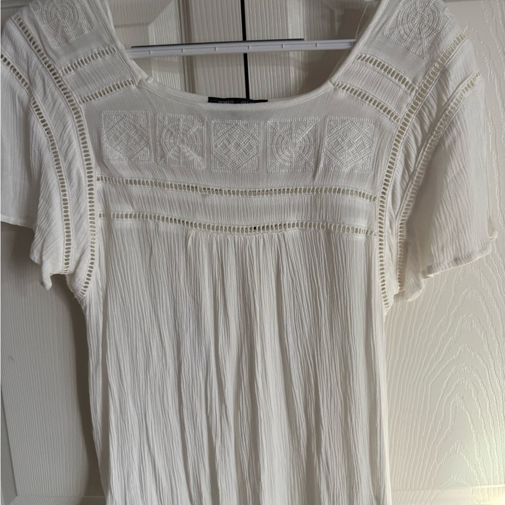 Romeo & Juliet Couture White Blouse with Intricate Patterns